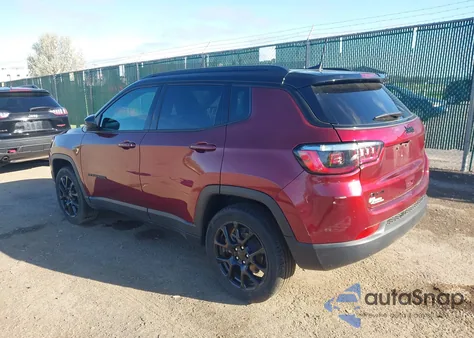 2022 Jeep Compass Altitude 4X4 z USA, uszkodzony, nr VIN 3C4NJDBB8NT184607